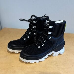 Sorel Black & White Sherpa-Trim Lace-Up Ankle Boots